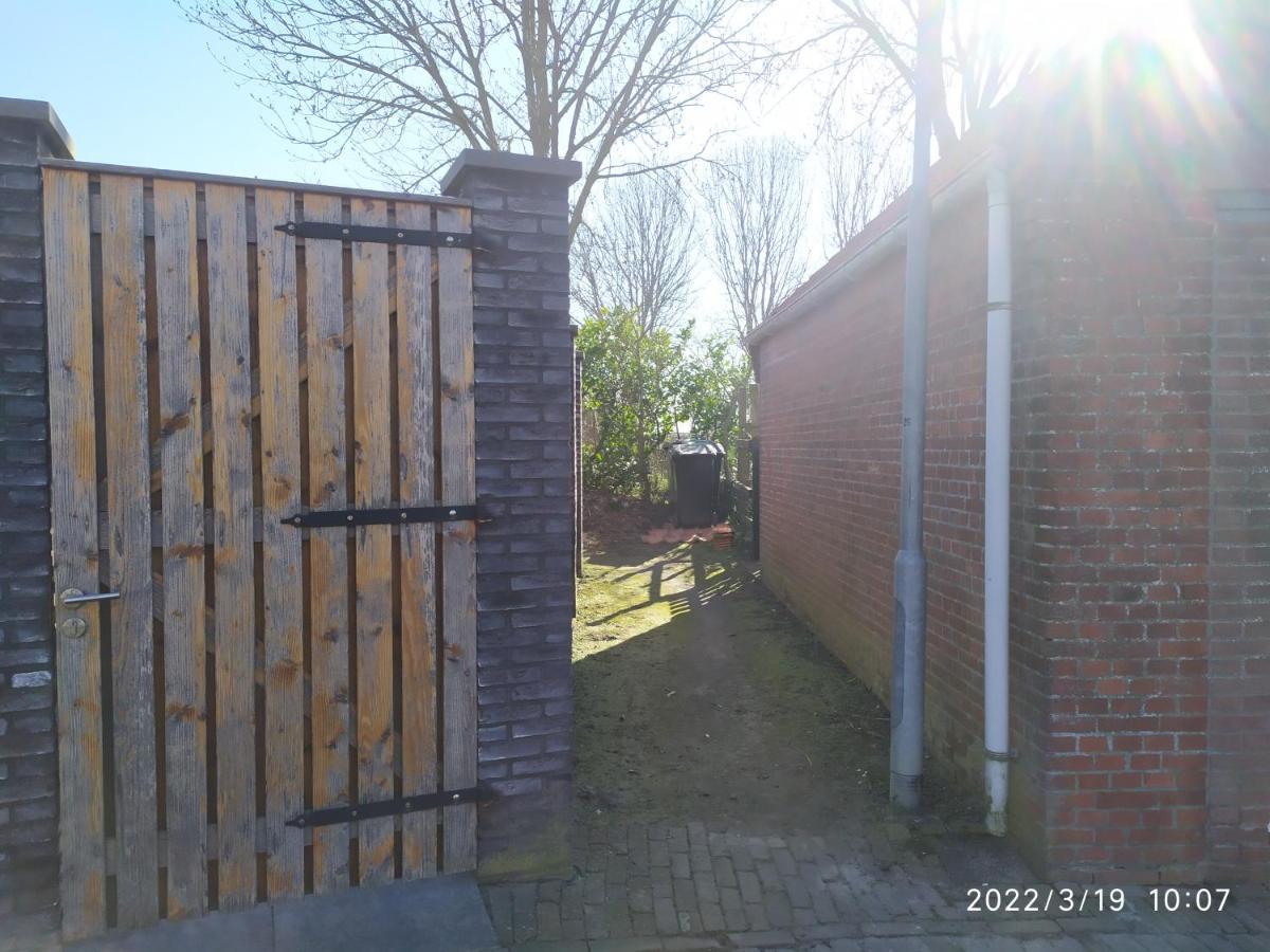 The Cosy Little House With The Sundial Villa Stavenisse Exteriör bild